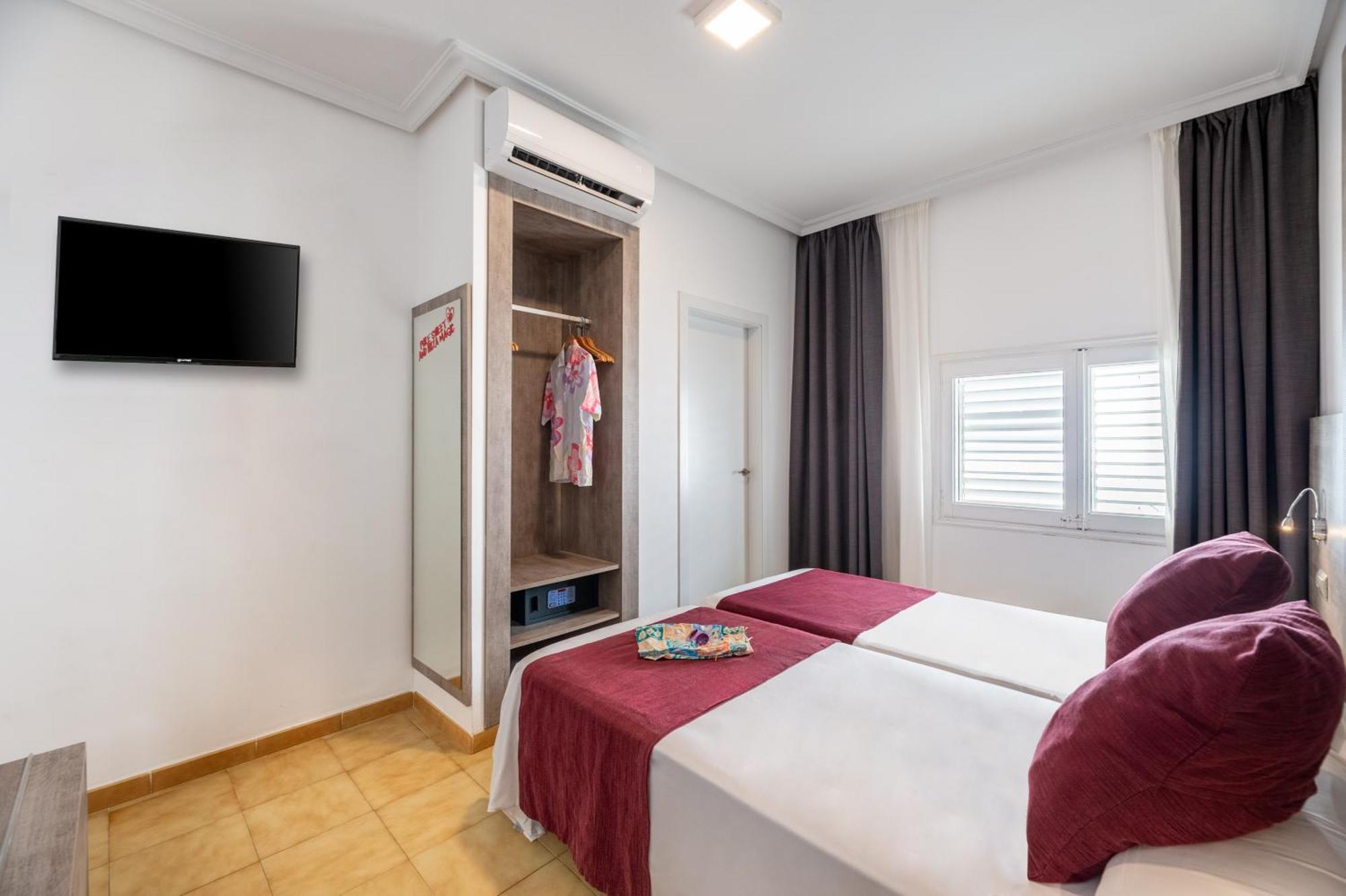 Hotel Vibra Marco Polo II - Adults Only San Antonio  Eksteriør billede