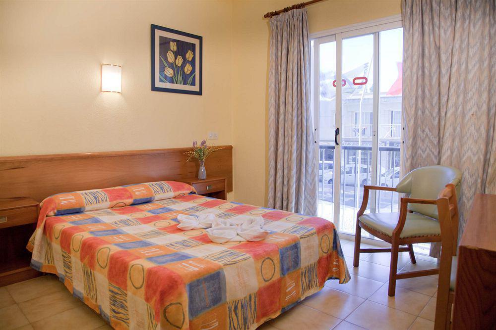 Hotel Vibra Marco Polo II - Adults Only San Antonio  Eksteriør billede